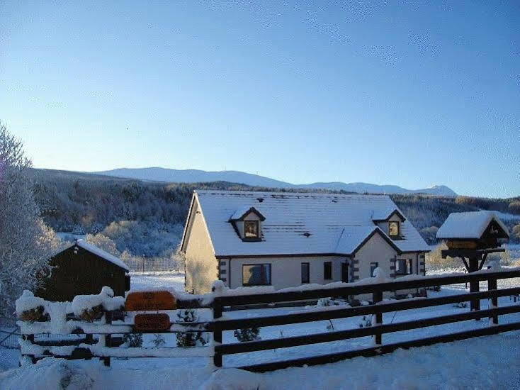 Serendipity Bed And Breakfast Dalchreichart Bagian luar foto